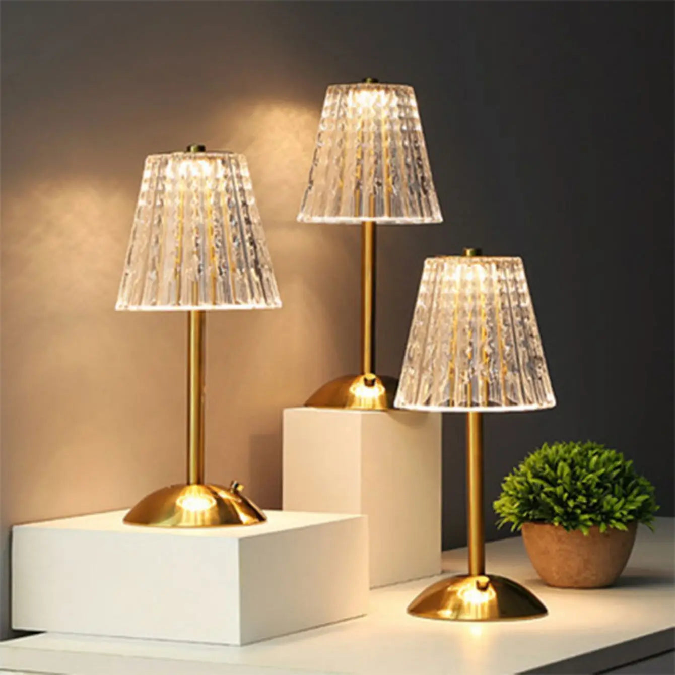 SOFIA Crystal LED Table Lamp - Cordless Rechargeable Ambient Lighting - Styyler
