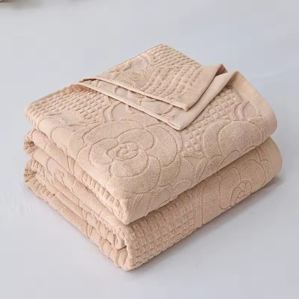 Flora Blanket in Soft Terry Cotton with Elegant Floral Patterns for Beds and Sofas 2