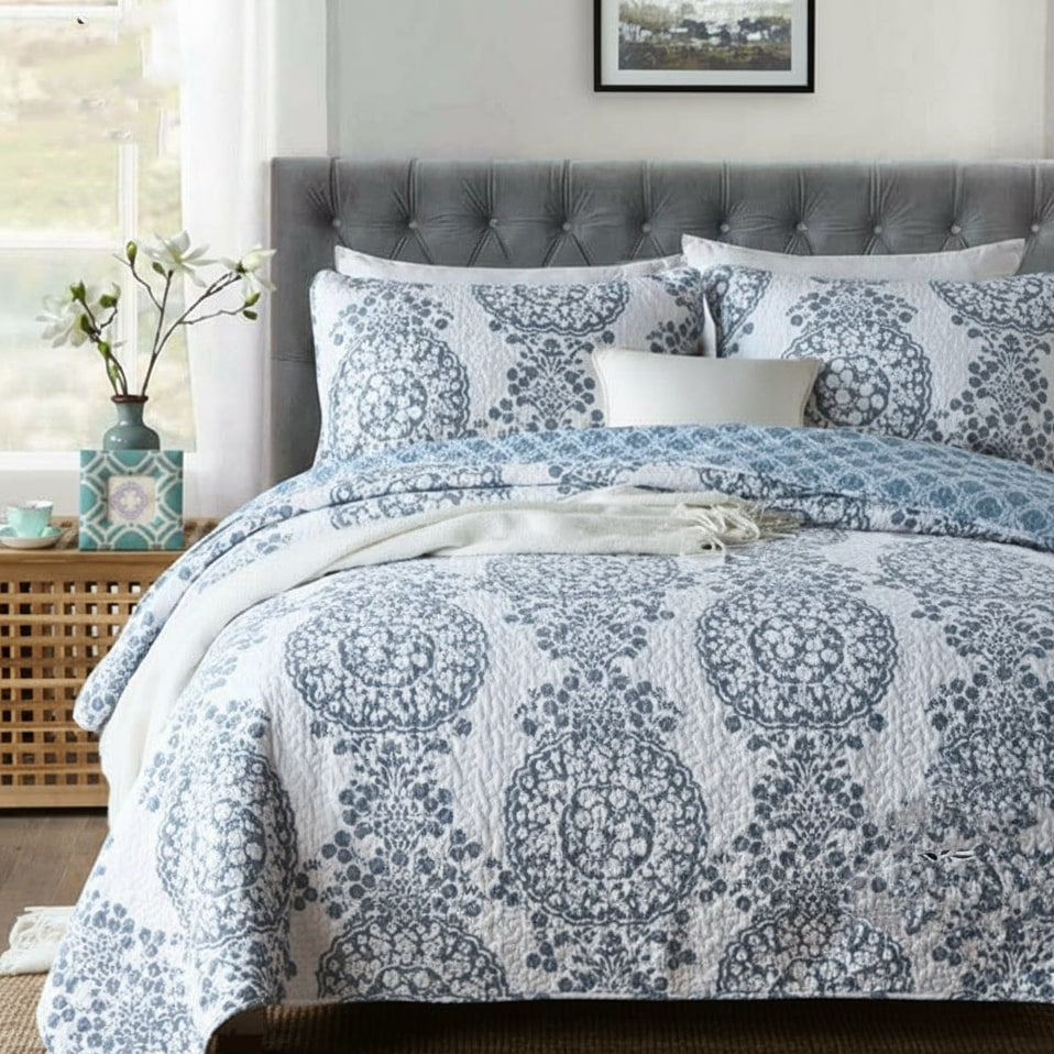 Glowstead Bedding Set | Quilted Printed Cotton Three-Piece Bedding