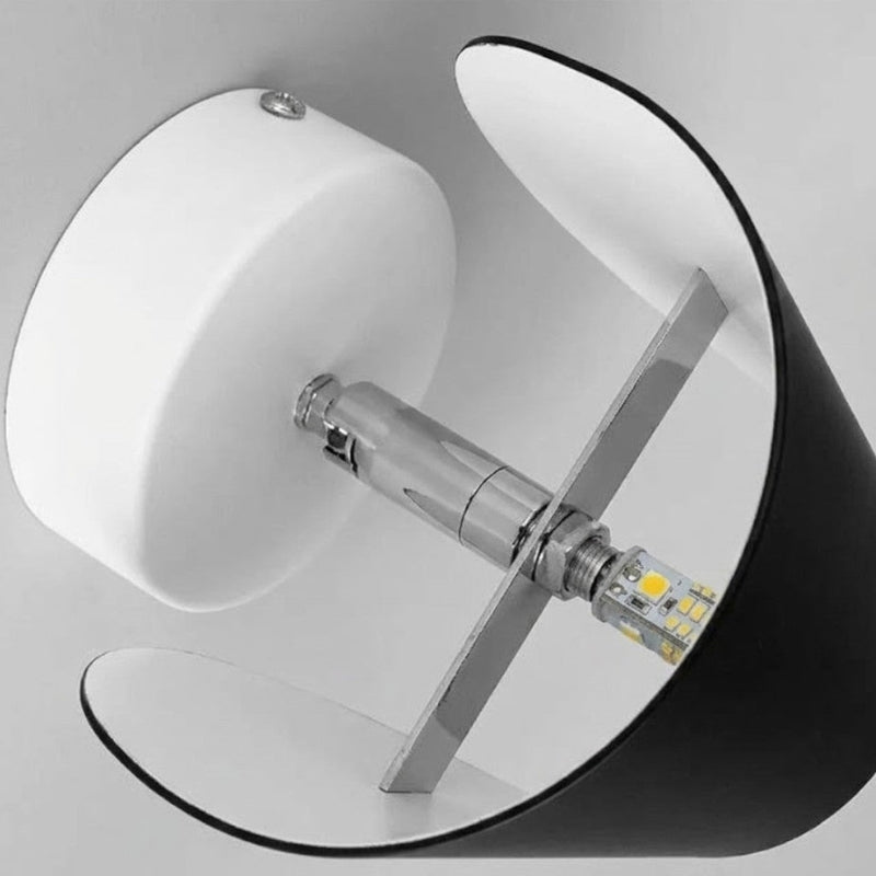 Kivora Luma Adjustable Wall Sconce for Modern Interior Lighting