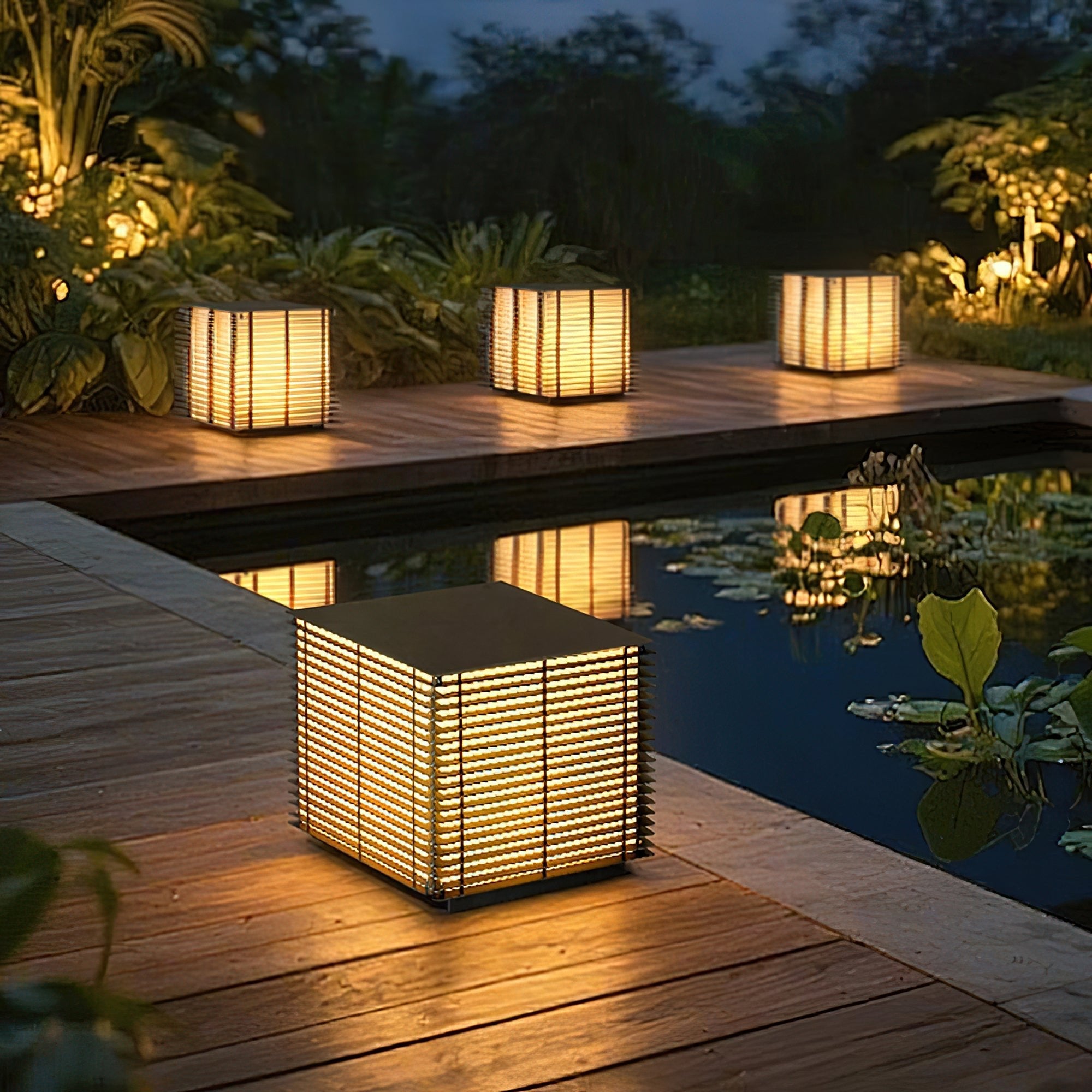 Luminara | Modern Eco-Friendly Solar Outdoor Garden Post Light 2