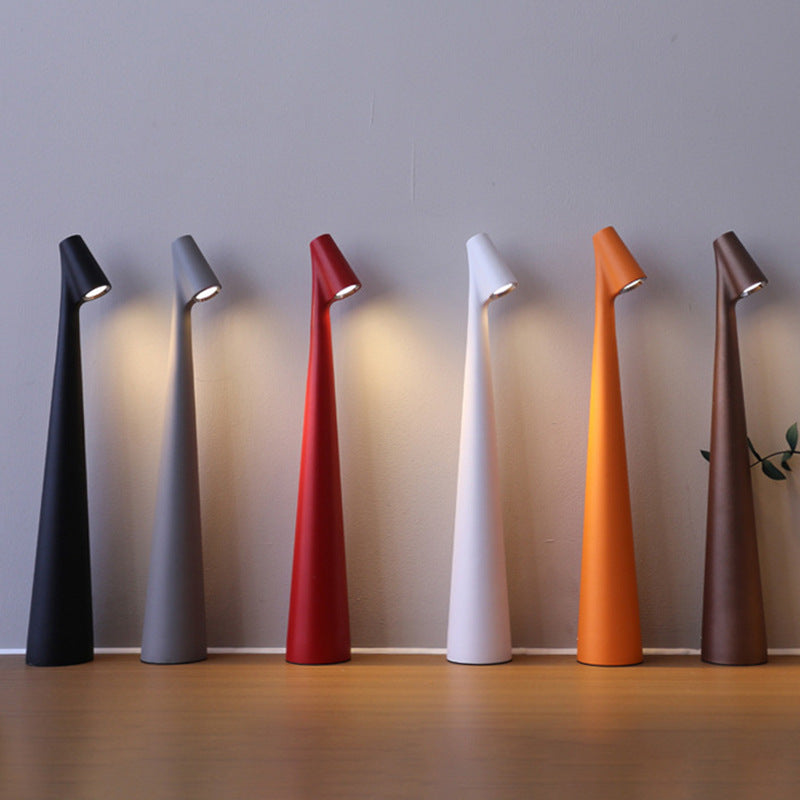 Lynt LED Table Lamp - Minimalist Sculptural Design - Styyler