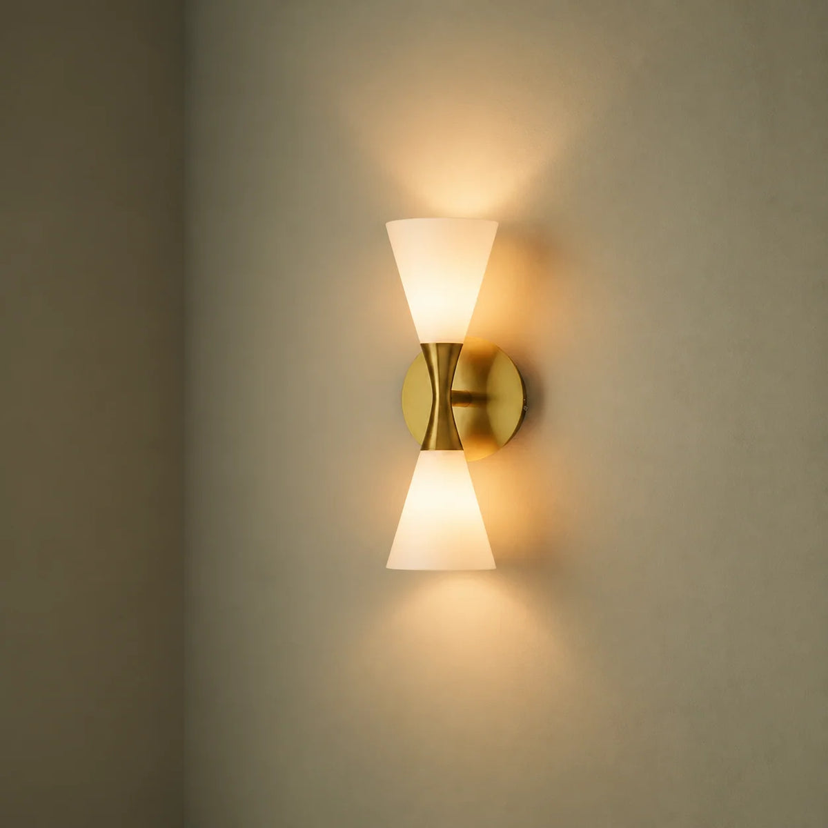 Modern Wall Lamp with Double-Cone Frosted Glass Design – Minimalist Metal Wall Sconce for Ambient Bathroom Lighting, 32cm Height 0
