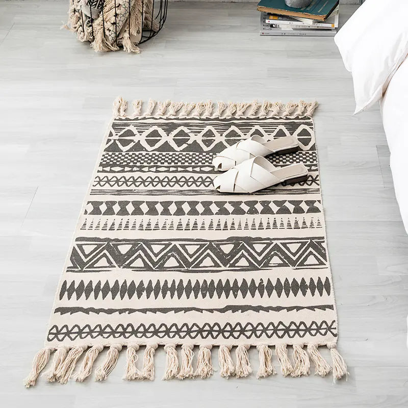 Azteca Accent Rug - Villa Style Linen and Tassels - Styyler