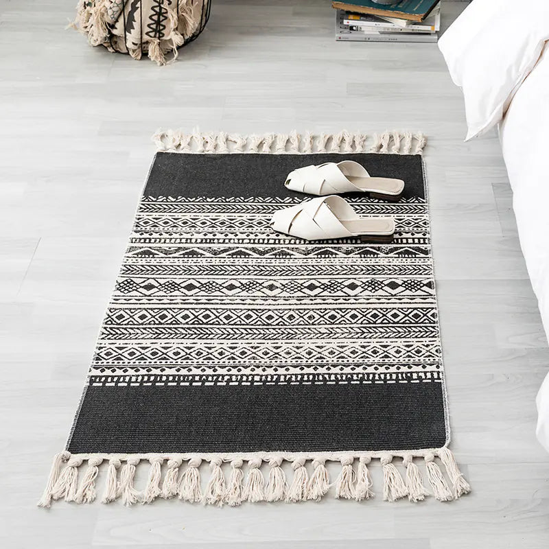 Azteca Accent Rug - Villa Style Linen and Tassels - Styyler