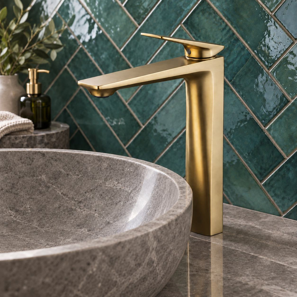 Arvex | Sleek Modern Brass Bathroom Faucet