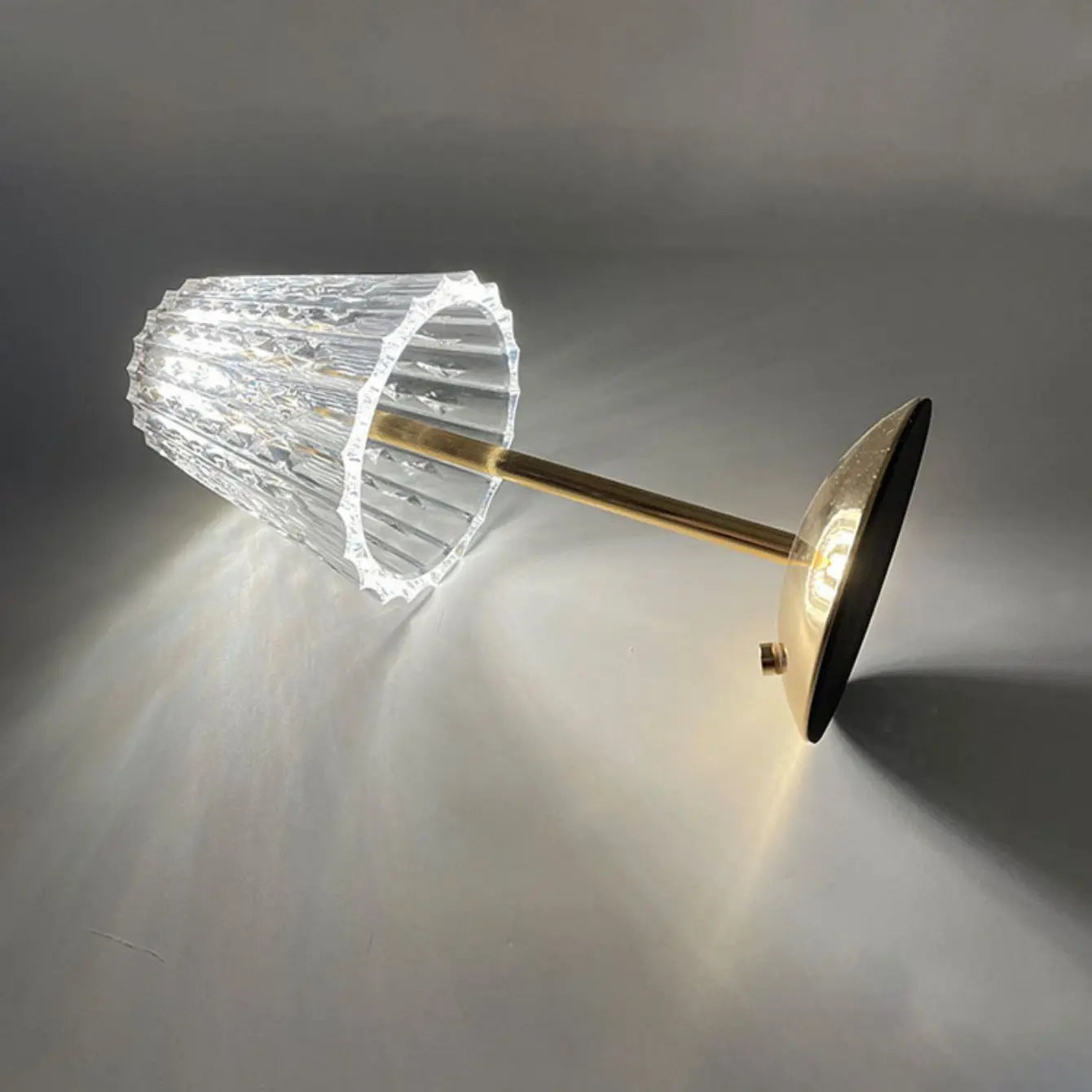 SOFIA Crystal LED Table Lamp - Cordless Rechargeable Ambient Lighting - Styyler
