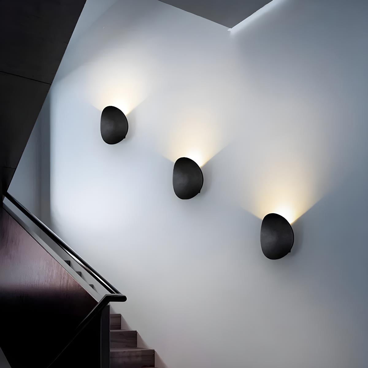 DUSK Minimalist Wall Light Sconce in Aluminum with Warm White LED Illumination - Styyler