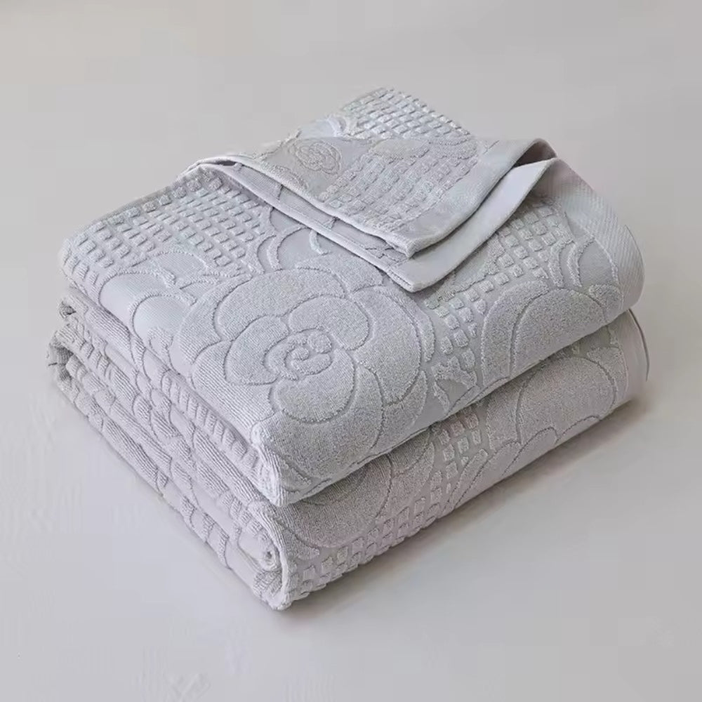 Flora Blanket in Soft Terry Cotton with Elegant Floral Patterns for Beds and Sofas 0