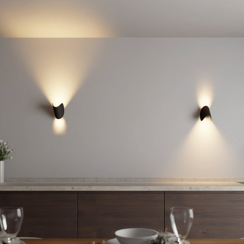 Kivora Luma Adjustable Wall Sconce for Modern Interior Lighting