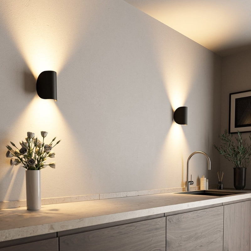 Kivora Luma Adjustable Wall Sconce for Modern Interior Lighting