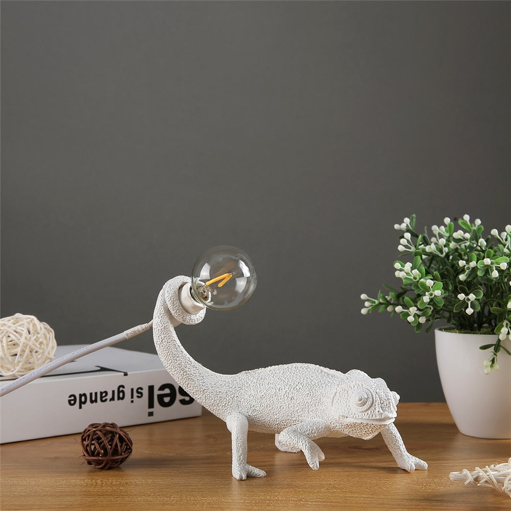 Lizard Table Lamp with Resin Base, Unique Contemporary Design for Bedroom and Living Room 2