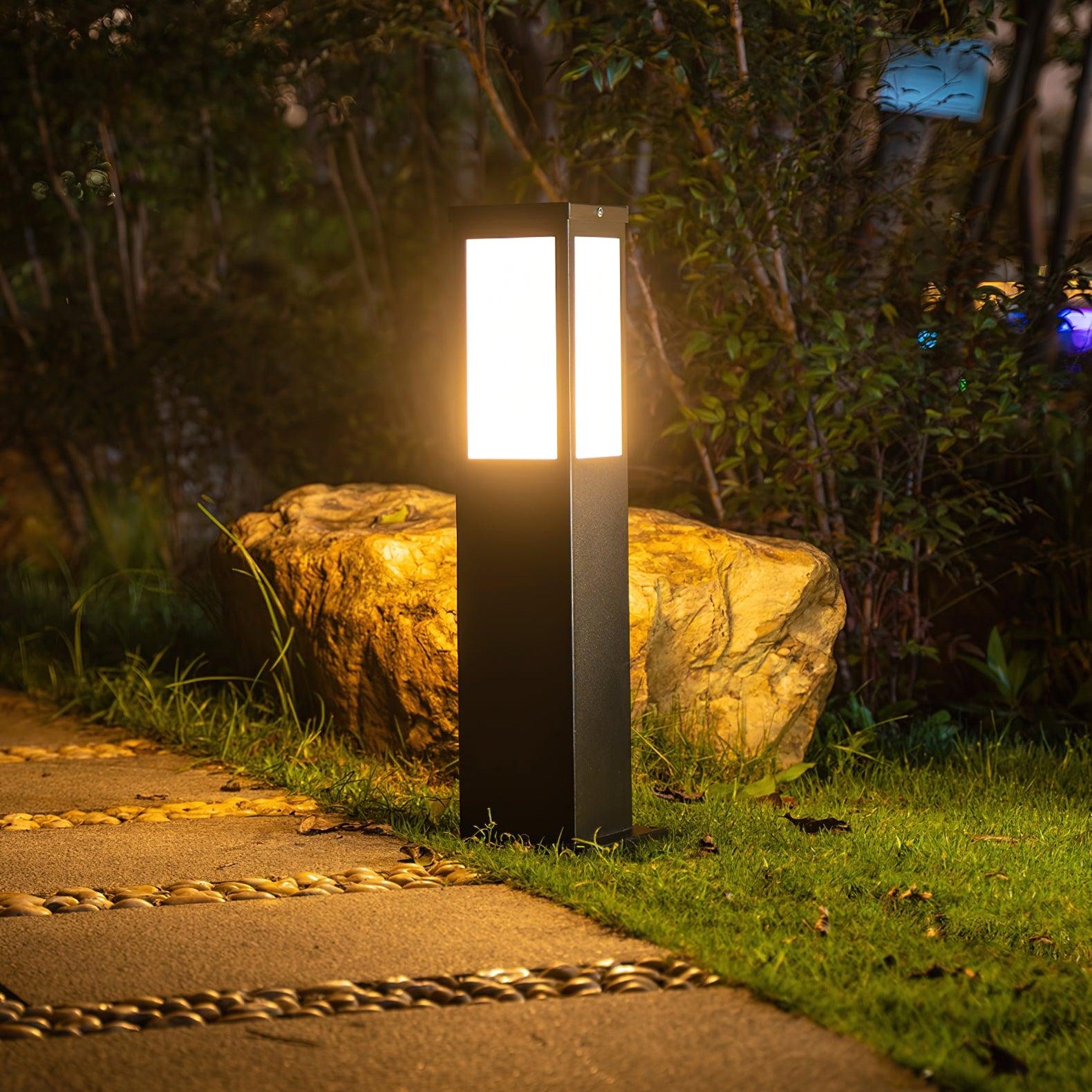Lumosphere | Modern Elegant Solar Garden Outdoor Bollard Light 5