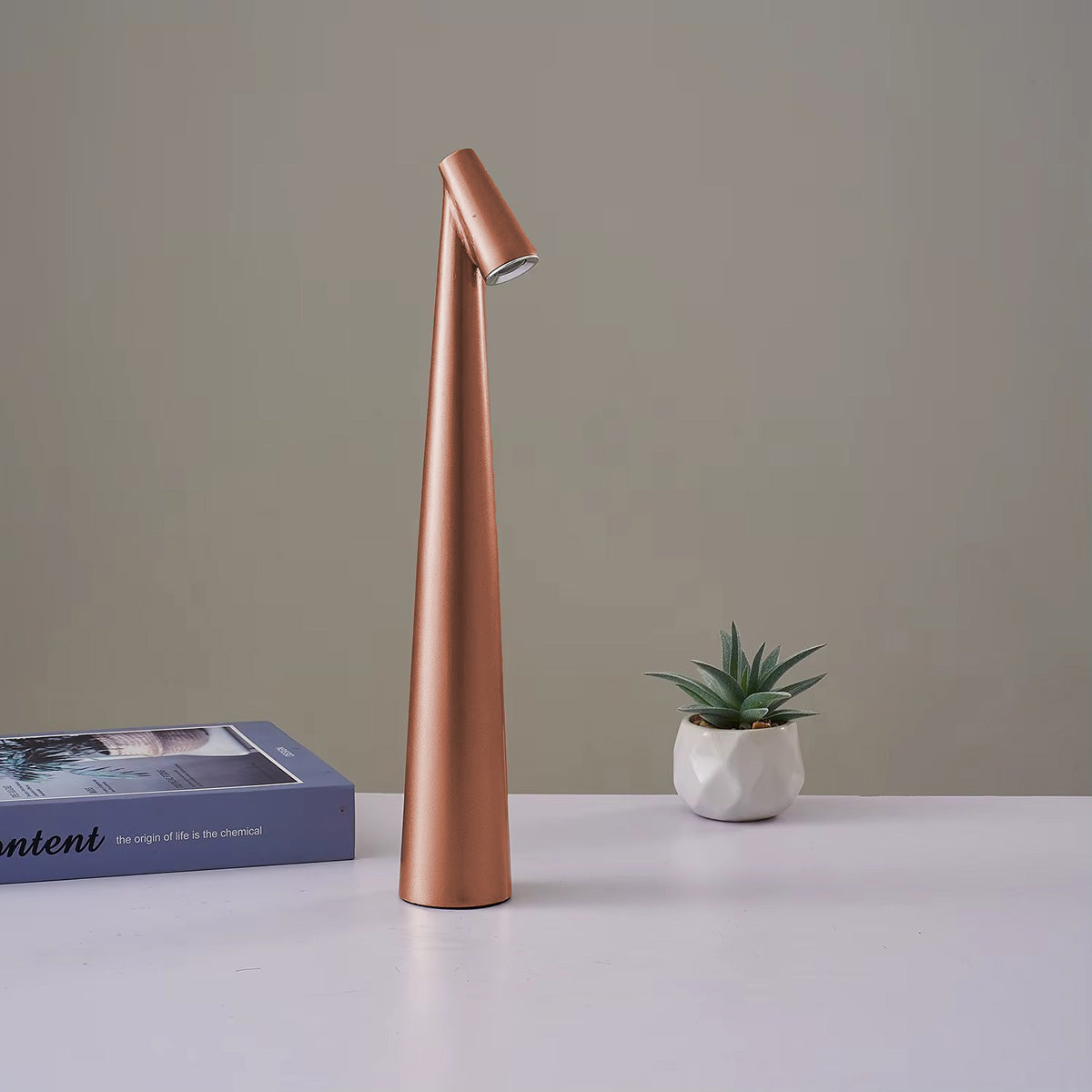 Lynt LED Table Lamp - Minimalist Sculptural Design - Styyler