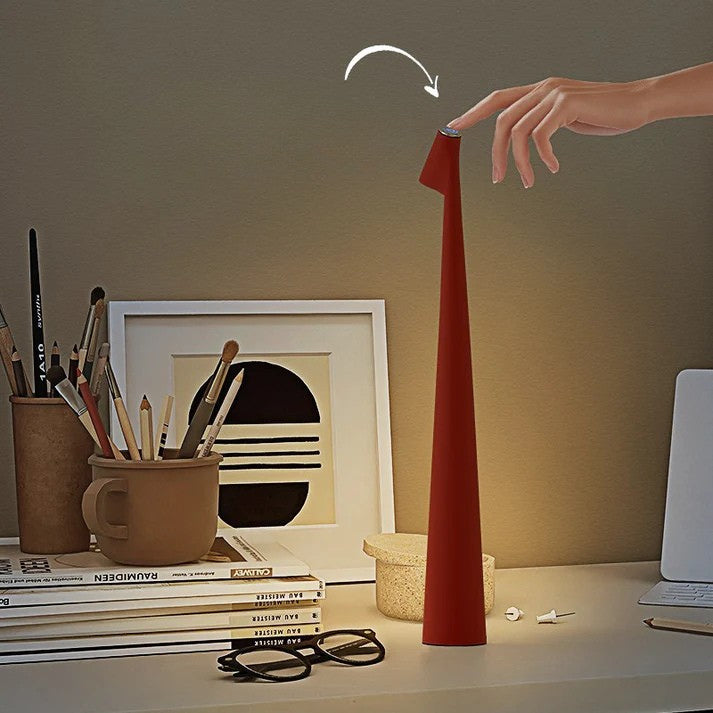 Lynt LED Table Lamp - Minimalist Sculptural Design - Styyler