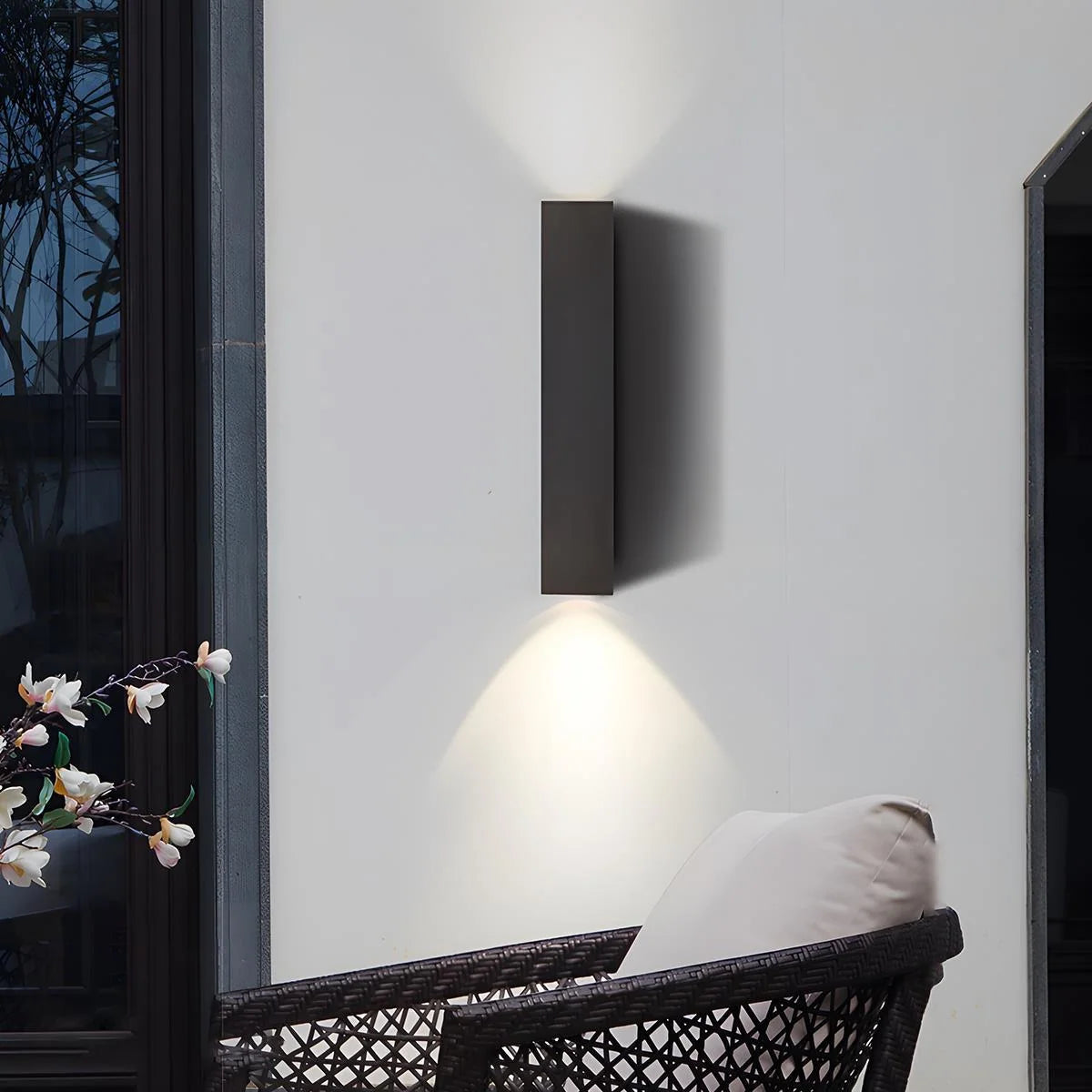 Modern Outdoor Wall Light with IP65 Waterproof Rating – Up and Down LED Exterior Wall Lights for Garden and Patio 1
