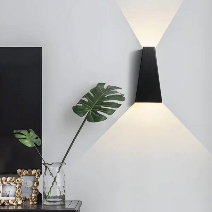 Vantlix Elegant Minimalist LED Wall Lamp for Indoor Lighting 1