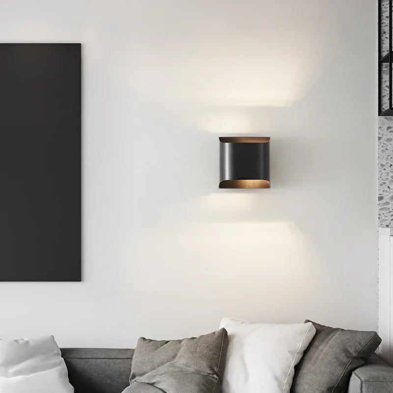 Yrsa Wall Sconce Lighting with Brass Finish and Energy-Efficient LED Illumination 7
