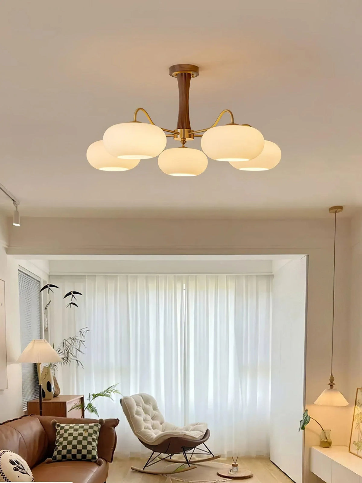 Elaris | Brass and Wood Chandelier for Elegant Dining Spaces