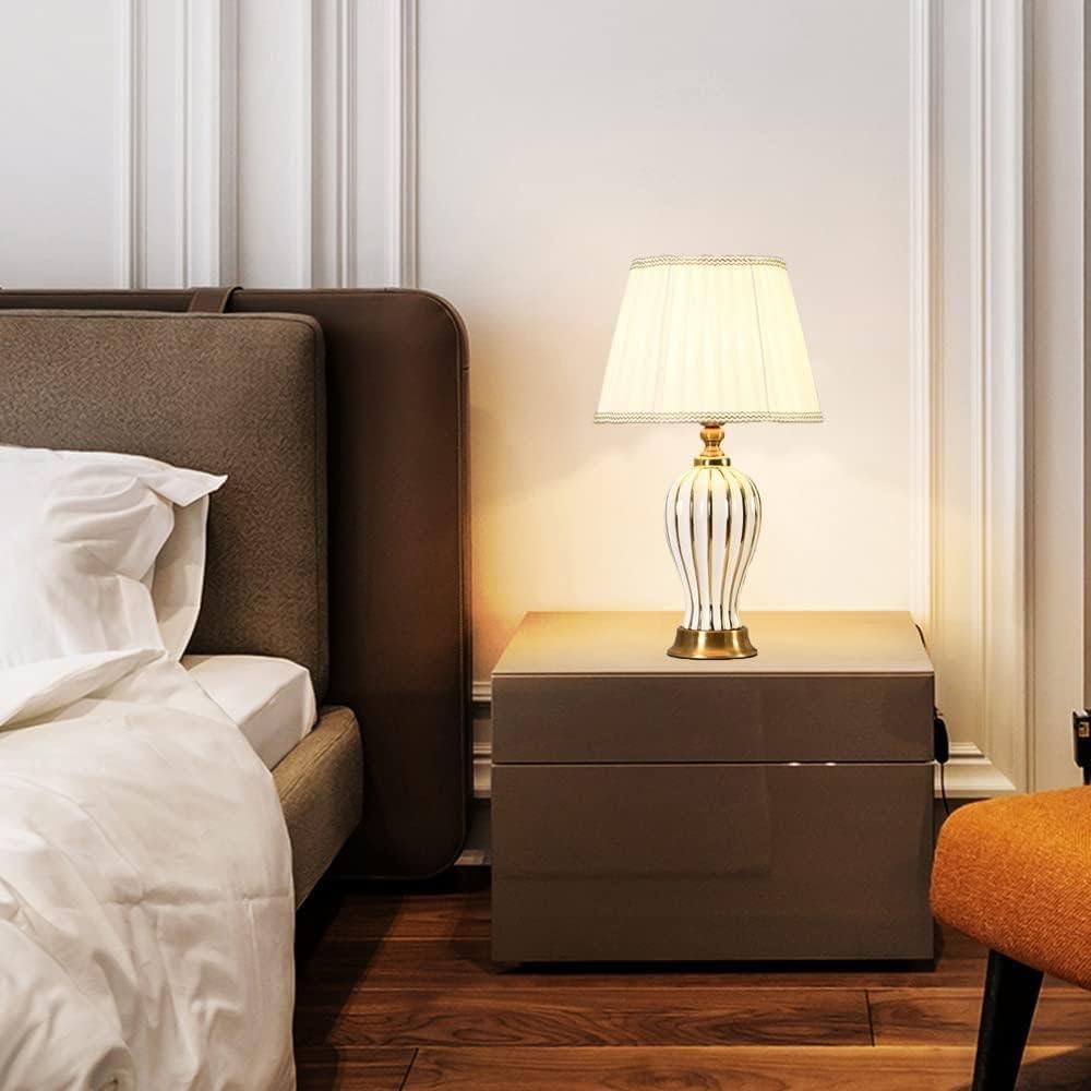 Skalora | Classic Art Deco Ceramic Desk Lamp for Elegant Room Lighting